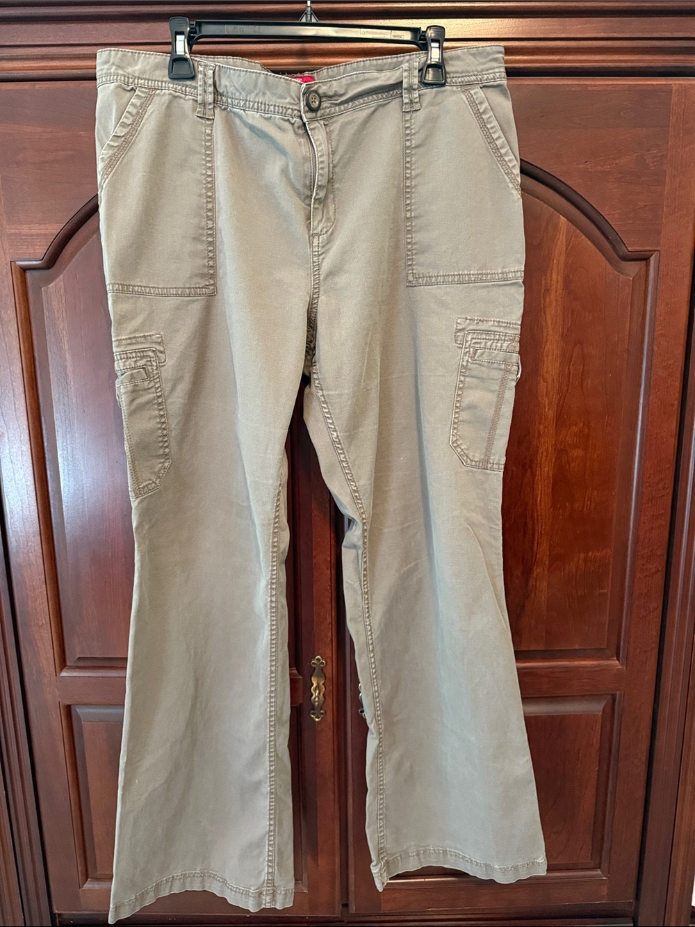 Merona stretch beige cargo pants wide leg women’s size 16
